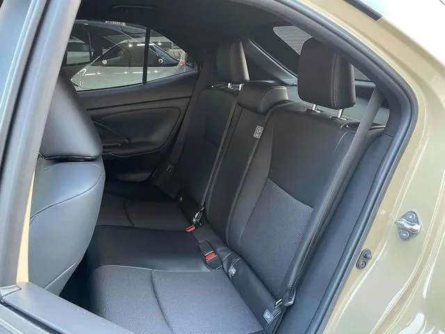 Toyota YARIS CROSS HYBRID Z 2024 — миниатюра 3