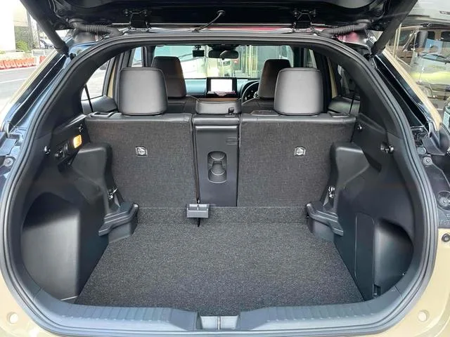 Toyota YARIS CROSS HYBRID Z 2024 — миниатюра 5
