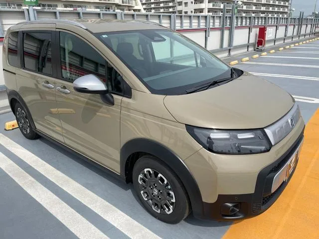Honda FREED E:HEV CROSSTAR 2026 — миниатюра 2