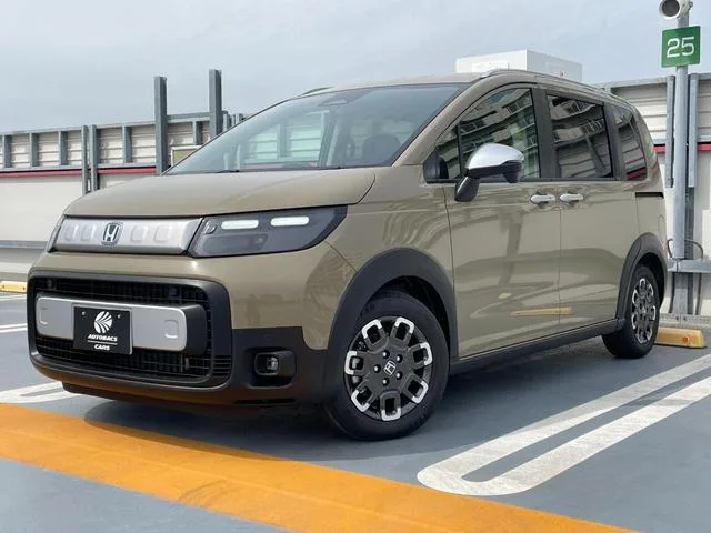 Honda FREED E:HEV CROSSTAR 2026 — миниатюра 4