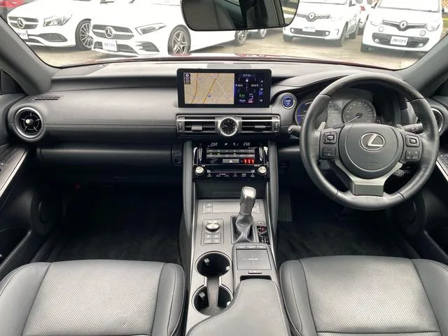 Lexus IS IS300H VERSION L 2022 — миниатюра 4