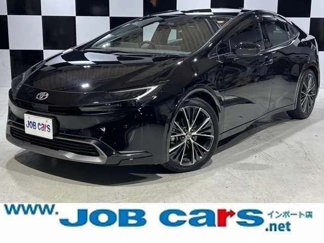 Toyota Prius Z 2023 — фото 1, купить с доставкой в Москву