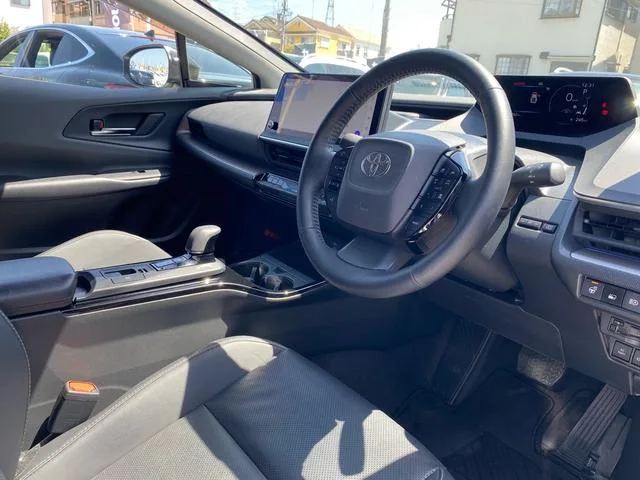Toyota Prius Z 2023 — миниатюра 3