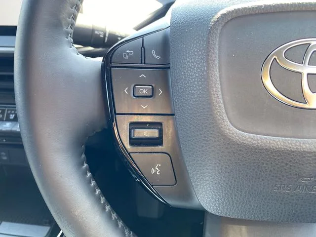 Toyota Prius Z 2023 — миниатюра 4