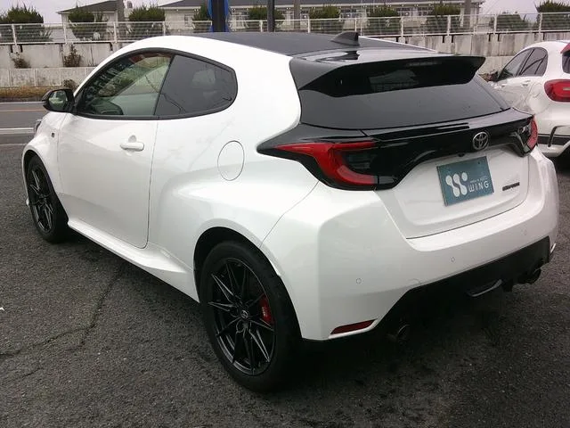 Toyota GR YARIS RZ HIGH PERFORMANCE 2022 — миниатюра 3