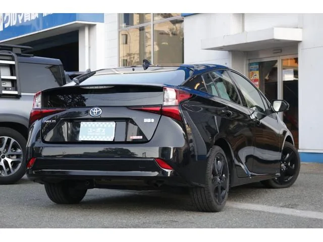 Toyota Prius S TOURING SELECTION BLACK EDITION 2022 — миниатюра 3