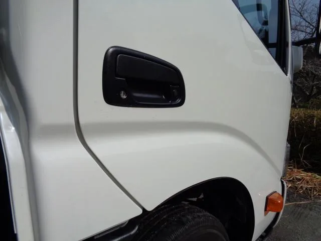 Hino DUTRO 2024 — миниатюра 4