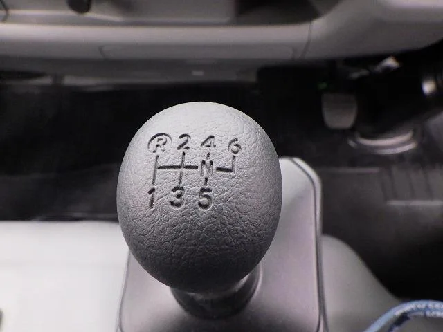 Hino DUTRO 2024 — миниатюра 4