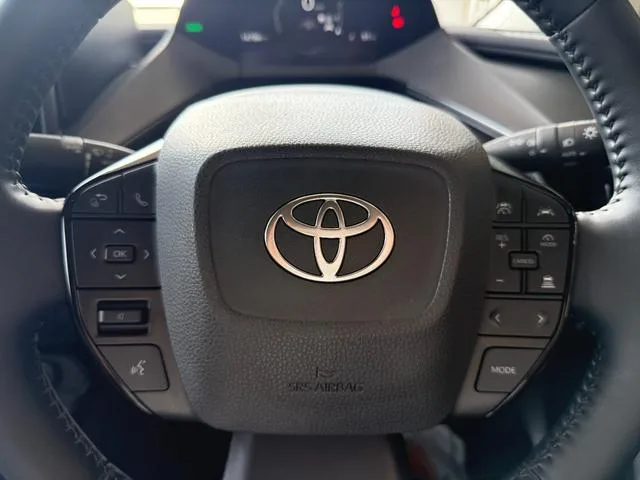 Toyota Prius Z 2023 — миниатюра 4