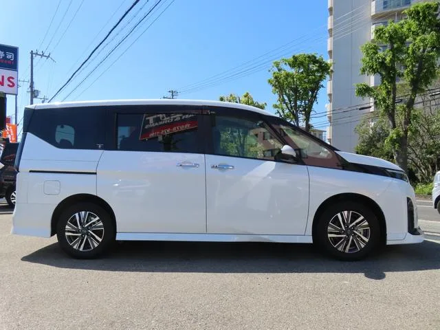 Nissan SERENA E-POWER HIGHWAY STAR V 2024 — миниатюра 2