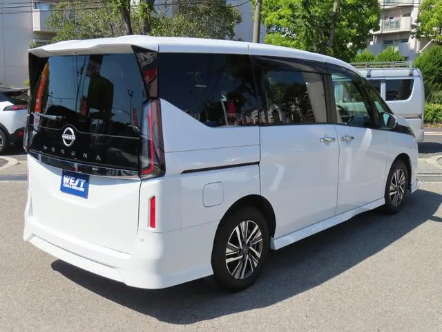 Nissan SERENA E-POWER HIGHWAY STAR V 2024 — миниатюра 3