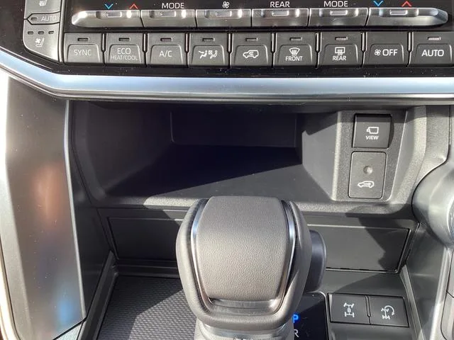 Toyota Land Cruiser ZX 2025 — миниатюра 5