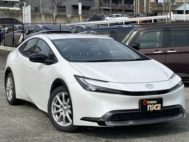 Toyota Prius Z 2023 — миниатюра 2