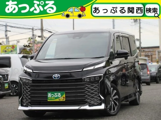 Toyota VOXY S-Z 2022 — фото 1, купить с доставкой в Москву