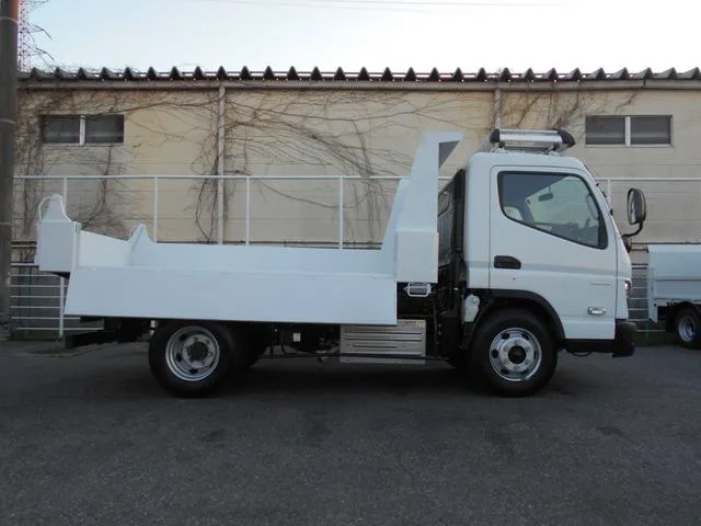 Mitsubishi Fuso CANTER 2023 — миниатюра 3