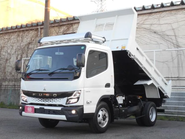 Mitsubishi Fuso CANTER 2023 — фото 1, купить с доставкой в Москву