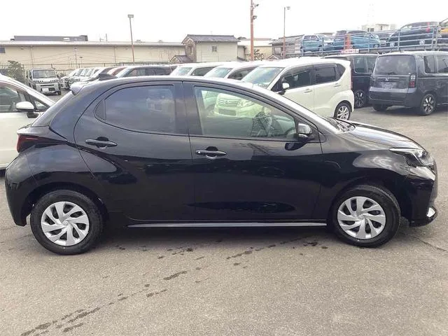 Toyota Yaris X 2025 — миниатюра 2