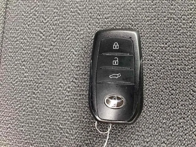 Toyota CorollaCross HYBRID Z 2024 — миниатюра 4
