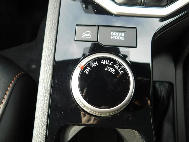 Mitsubishi TRITON GSR 2025 — миниатюра 3