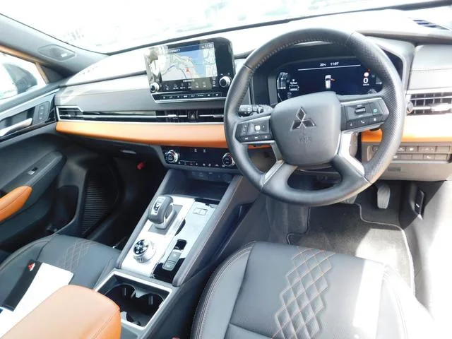 Mitsubishi OUTLANDER PHEV P 2024 — миниатюра 3