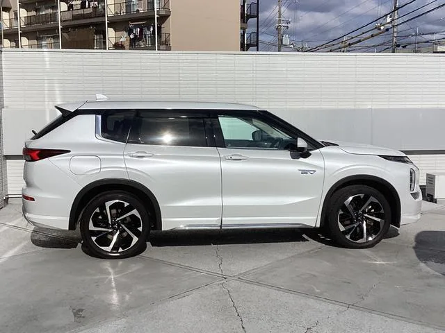 Mitsubishi OUTLANDER PHEV P 2023 — миниатюра 5
