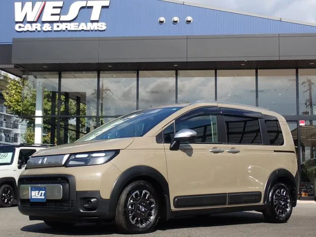Honda FREED CROSSTAR 2024 — фото 1, купить с доставкой в Москву