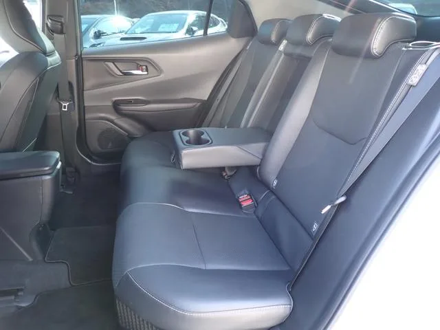 Toyota Prius Z 2023 — миниатюра 3