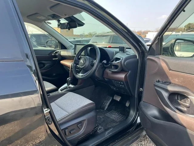 Toyota YARIS CROSS HYBRID Z 2022 — миниатюра 4