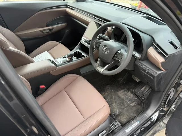 Lexus LBX ELEGANT 2025 — миниатюра 2