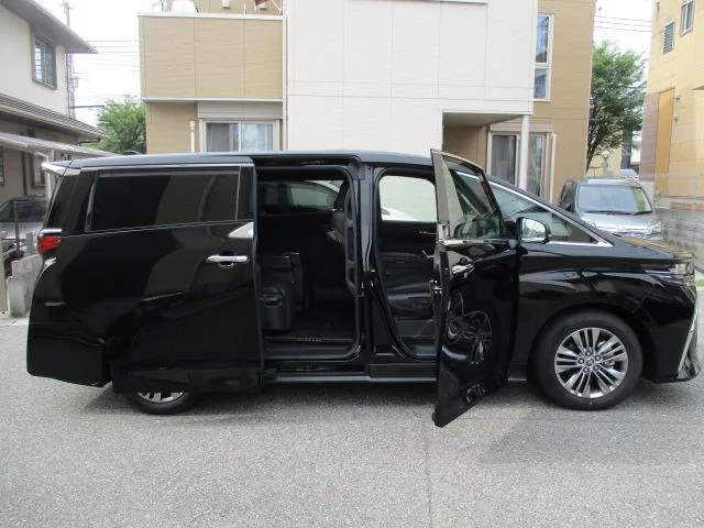 Toyota Alphard Z 2024 — миниатюра 5