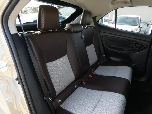 Toyota YARIS CROSS HYBRID Z 2022 — миниатюра 2