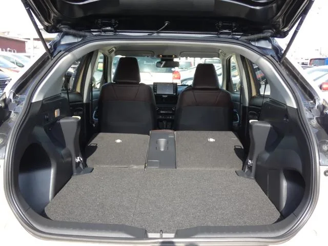 Toyota YARIS CROSS HYBRID Z 2022 — миниатюра 3