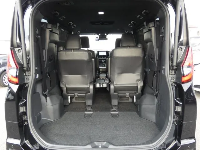 Toyota NOAH HYBRID S-Z 2024 — миниатюра 3