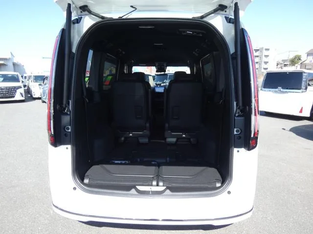 Honda STEPWAGON E:HEV SPADA 2024 — миниатюра 3