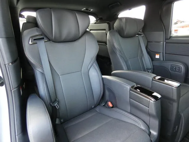 Toyota Alphard Z 2023 — миниатюра 2