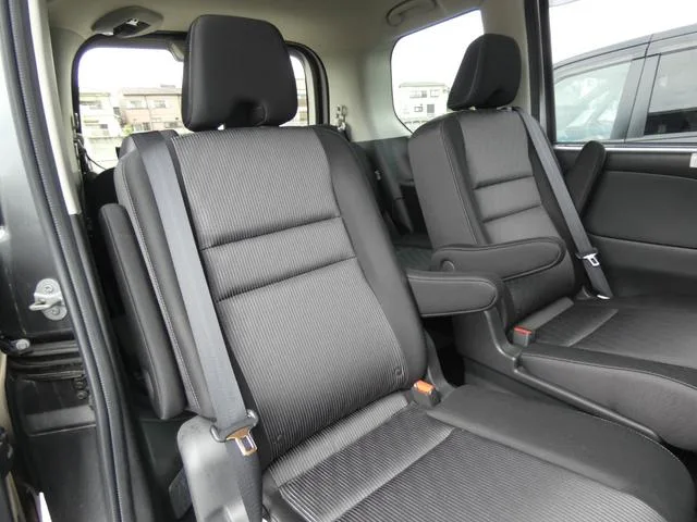 Nissan SERENA E-POWER HIGHWAY STAR V 2022 — миниатюра 2