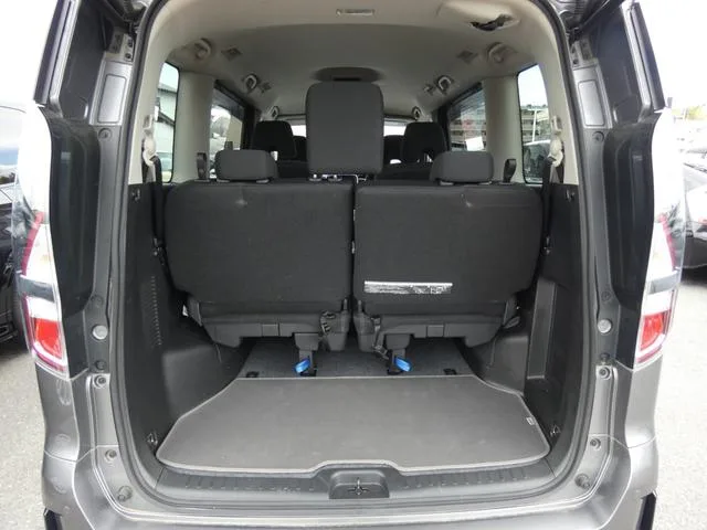Nissan SERENA E-POWER HIGHWAY STAR V 2022 — миниатюра 3