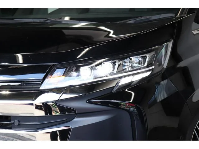 Toyota NOAH HYBRID S-Z 2022 — миниатюра 4