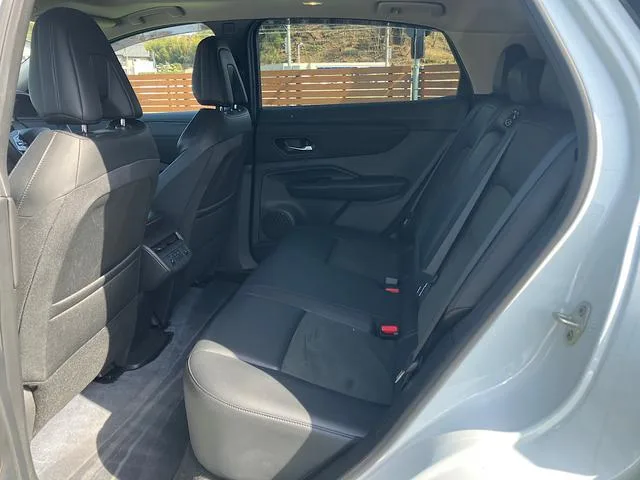 Nissan Ariya B6 2023 — миниатюра 3