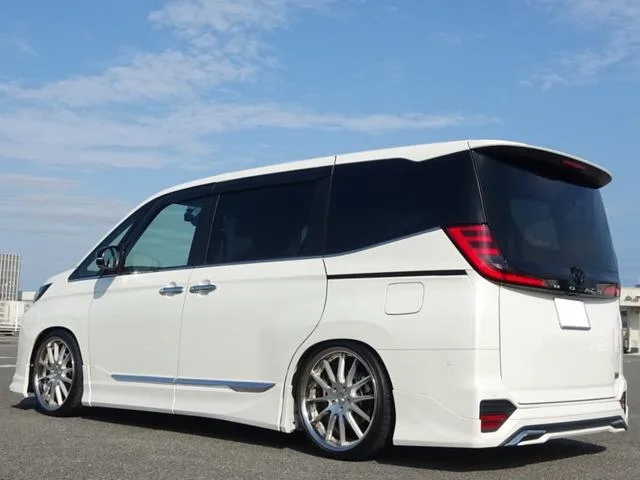 Toyota NOAH HYBRID S-Z 2023 — миниатюра 2