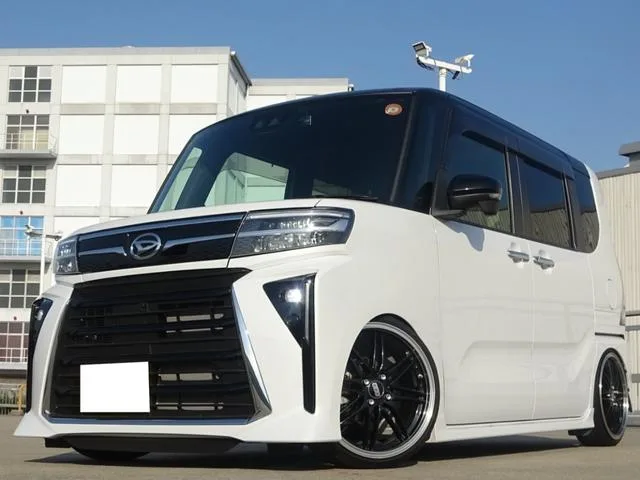 Daihatsu TANTO CUSTOM RS 2023 — фото 1, купить с доставкой в Москву