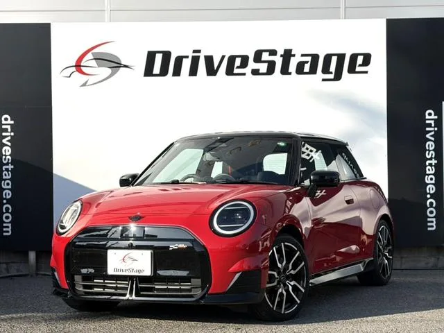 MINI MINI COOPER SE JOHN COOPER WORKS TRIM 2024 — фото 1, купить с доставкой в Москву