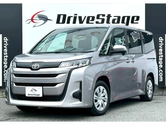 Toyota NOAH X 2023 — фото 1, купить с доставкой в Москву
