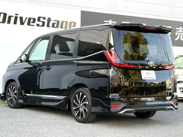 Toyota NOAH S-Z 2023 — миниатюра 2