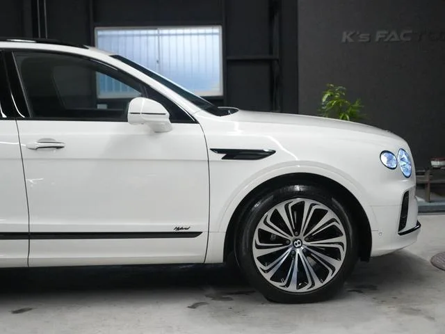 Bentley Bentayga HYBRID 2022 — миниатюра 5