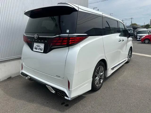 Toyota Alphard Z 2024 — миниатюра 3