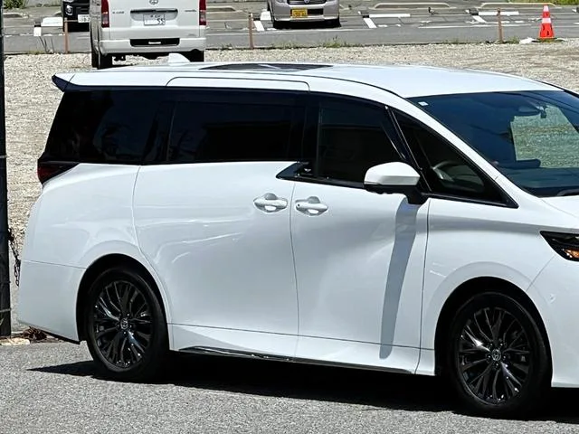 Toyota VELLFIRE HYBRID Z PREMIER 2023 — миниатюра 4