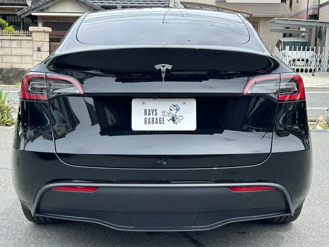 Tesla Model Y 2022 — миниатюра 4
