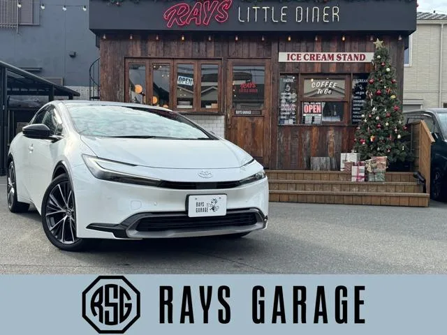 Toyota Prius Z 2023 — фото 1, купить с доставкой в Москву