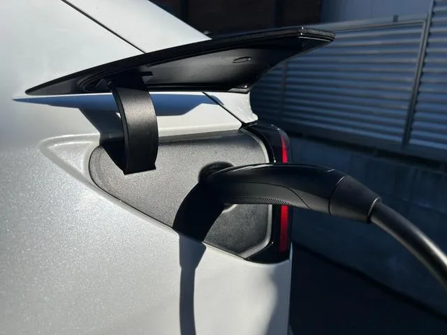 Tesla Model 3 RWD 2022 — миниатюра 2
